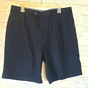 SAINT HILAIRE Pleated Front Classic Shorts 36